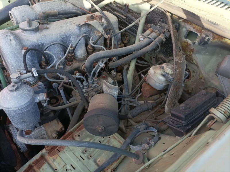 mercedes-benz clase e (w114/w115) berlina del año 1982