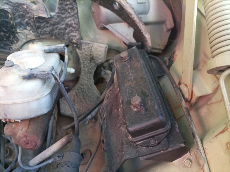 mercedes-benz clase e (w114/w115) berlina del año 1982