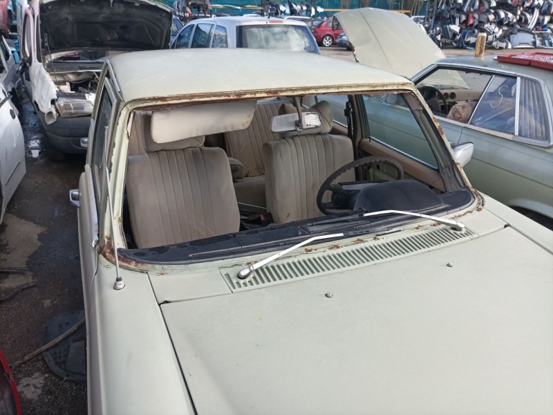 mercedes-benz clase e (w114/w115) berlina del año 1982