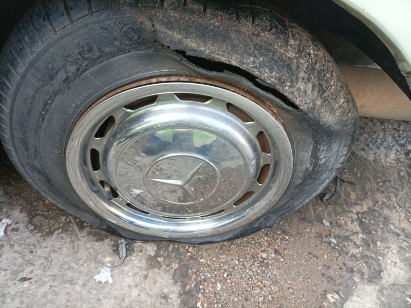 mercedes-benz clase e (w114/w115) berlina del año 1982