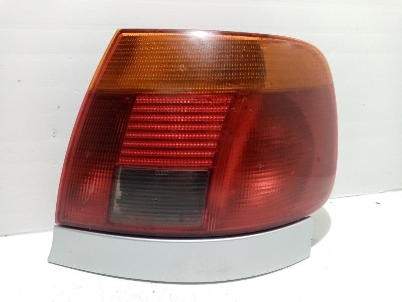 Recambio de piloto trasero derecho para audi a4 b5 (8d2) 1.9 tdi referencia OEM IAM 8D0945096F  