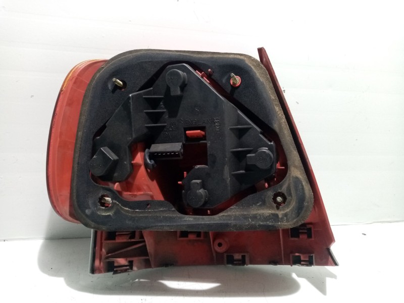 Recambio de piloto trasero derecho para audi a4 b5 (8d2) 1.9 tdi referencia OEM IAM 8D0945096F  