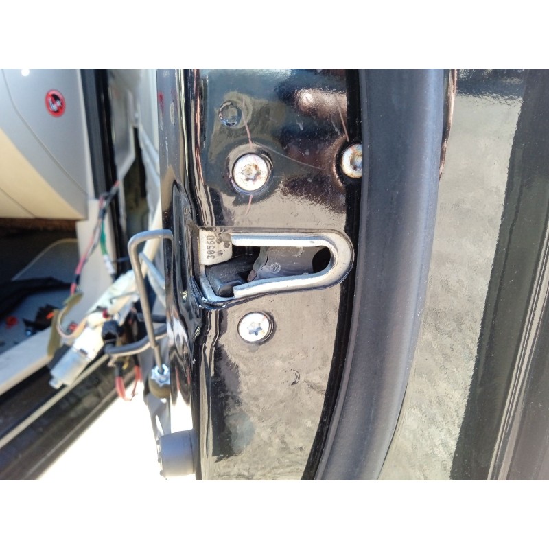Recambio de cerradura puerta delantera derecha para dodge caliber 2.0 crd referencia OEM IAM 4589416AA  
