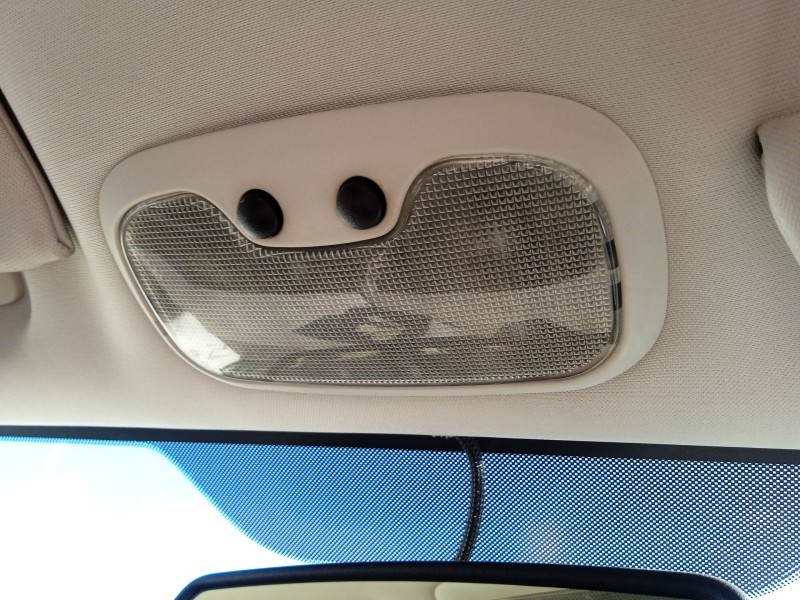 Recambio de luz interior para dodge caliber 2.0 crd referencia OEM IAM 0YQ85DW1AA  