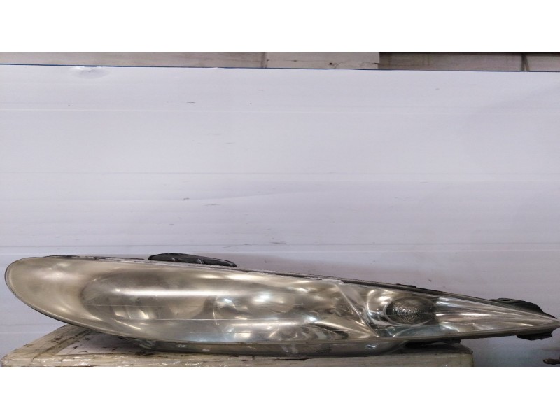 Recambio de faro derecho para peugeot 206 berlina e-music referencia OEM IAM 9628666780  