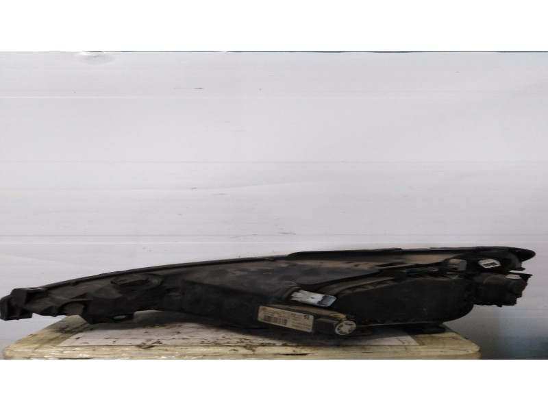 Recambio de faro derecho para peugeot 206 berlina e-music referencia OEM IAM 9628666780  