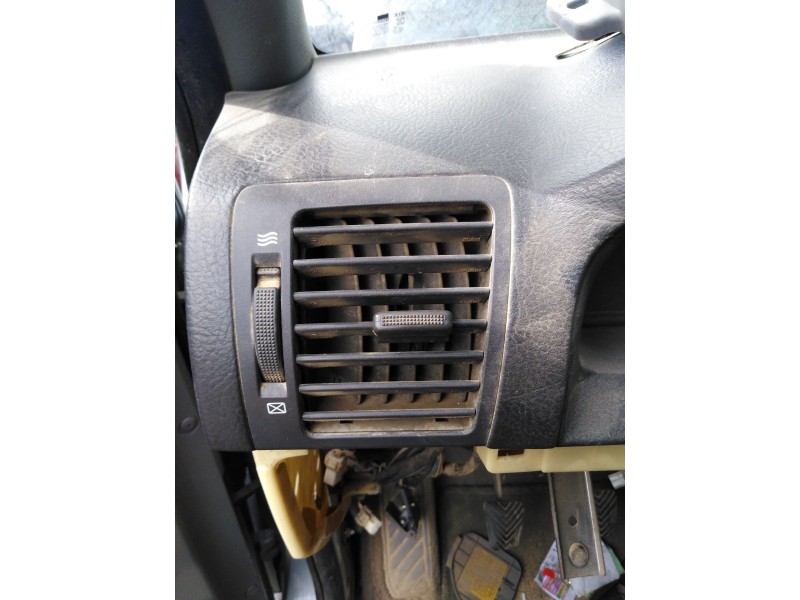 Recambio de rejilla aireadora para kia sorento 2.5 crdi cat referencia OEM IAM   