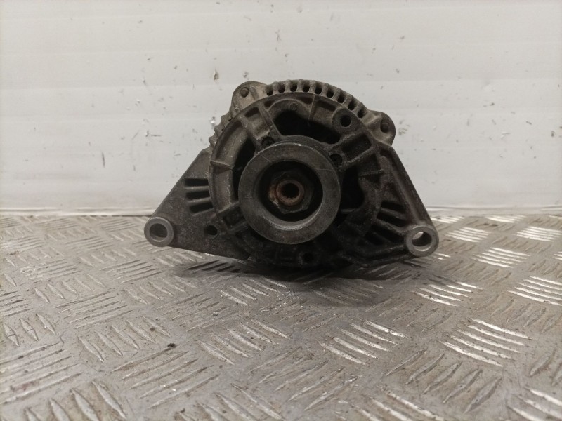 Recambio de alternador para nissan micra (k11) 1.0 16v cat referencia OEM IAM 231005F600 0123110007 