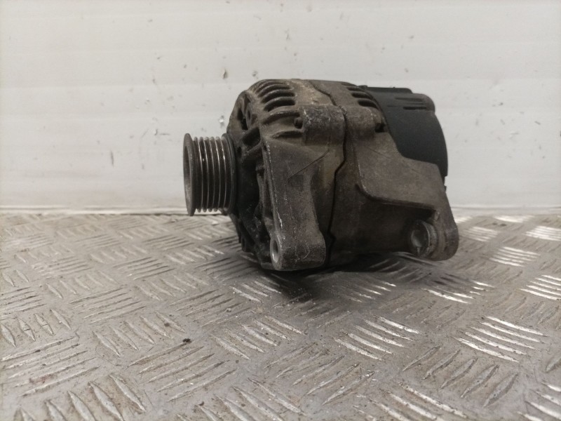 Recambio de alternador para nissan micra (k11) 1.0 16v cat referencia OEM IAM 231005F600 0123110007 