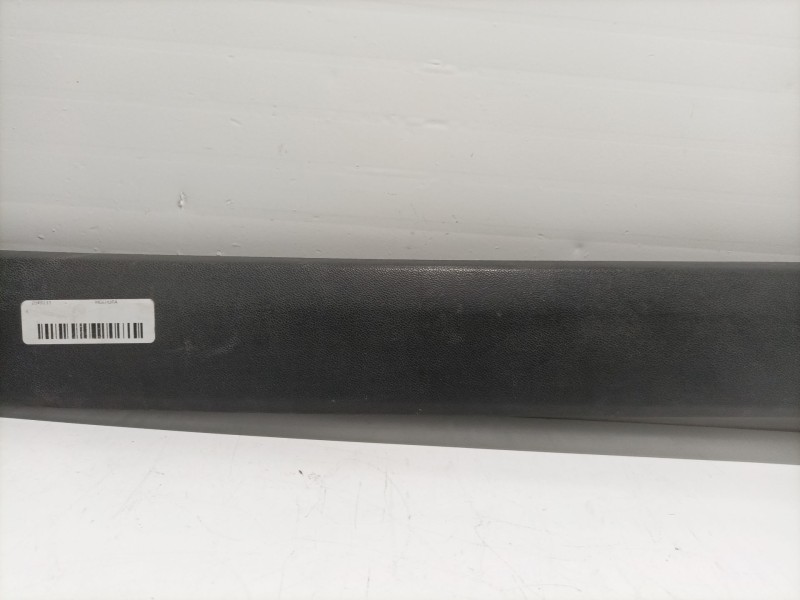 Recambio de moldura para renault 9 tse referencia OEM IAM 7700682321  