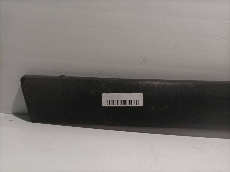 Recambio de moldura para renault 9 tse referencia OEM IAM 7700682321  