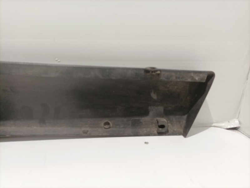 Recambio de moldura para renault 9 tse referencia OEM IAM 7700682321  