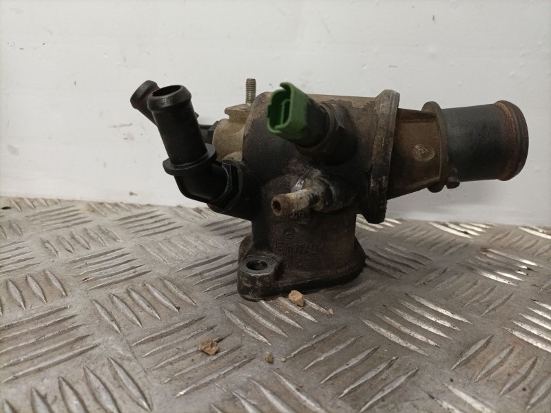 Recambio de termostato para fiat punto (199) 1.3 16v jtd cat referencia OEM IAM 55202510  