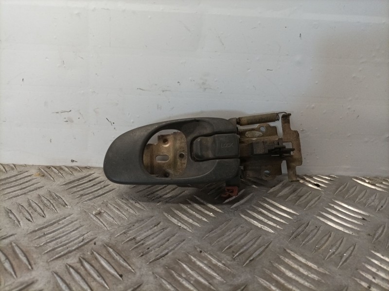 Recambio de maneta interior delantera derecha para kia shuma 1.8 cat referencia OEM IAM   