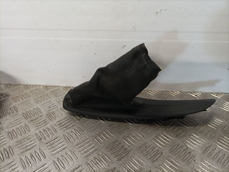 Recambio de guarnecido palanca freno mano para bmw 1 (e87) 118 d referencia OEM IAM   