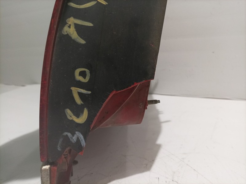 Recambio de piloto trasero izquierdo para audi a4 berlina (b5) 1.9 tdi referencia OEM IAM   