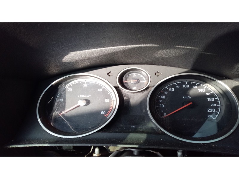 Recambio de cuadro instrumentos para opel zafira b 1.9 cdti referencia OEM IAM 13225988  
