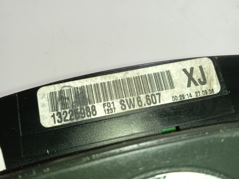 Recambio de cuadro instrumentos para opel zafira b 1.9 cdti referencia OEM IAM 13225988  