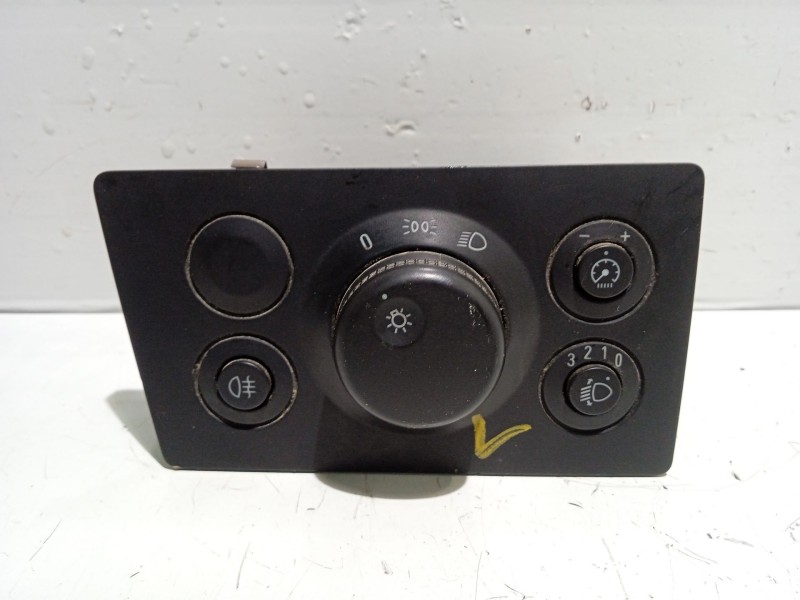Recambio de mando luces para opel zafira b 1.9 cdti referencia OEM IAM 13205863  