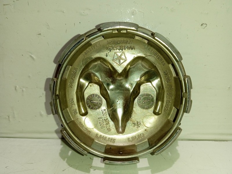 Recambio de tapacubos para dodge caliber 2.0 crd referencia OEM IAM 52110398AA  