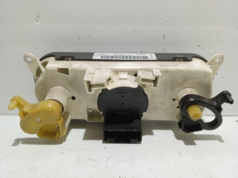 Recambio de mando climatizador para dodge caliber 2.0 crd referencia OEM IAM P55111847AD  