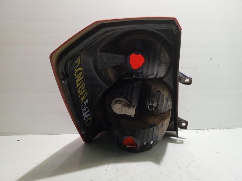 Recambio de piloto trasero derecho para dodge caliber 2.0 crd referencia OEM IAM 5303880AF  