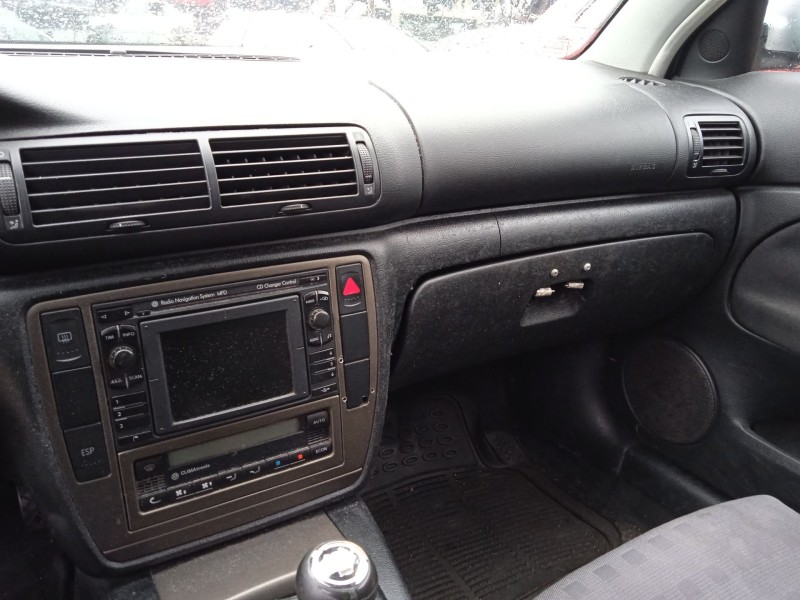 volkswagen passat b5.5 variant (3b6) del año 2003