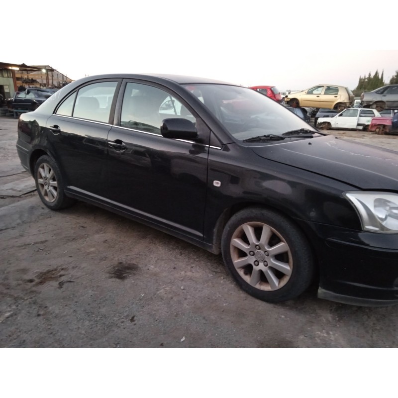 toyota avensis sedán (_t25_) del año 2005