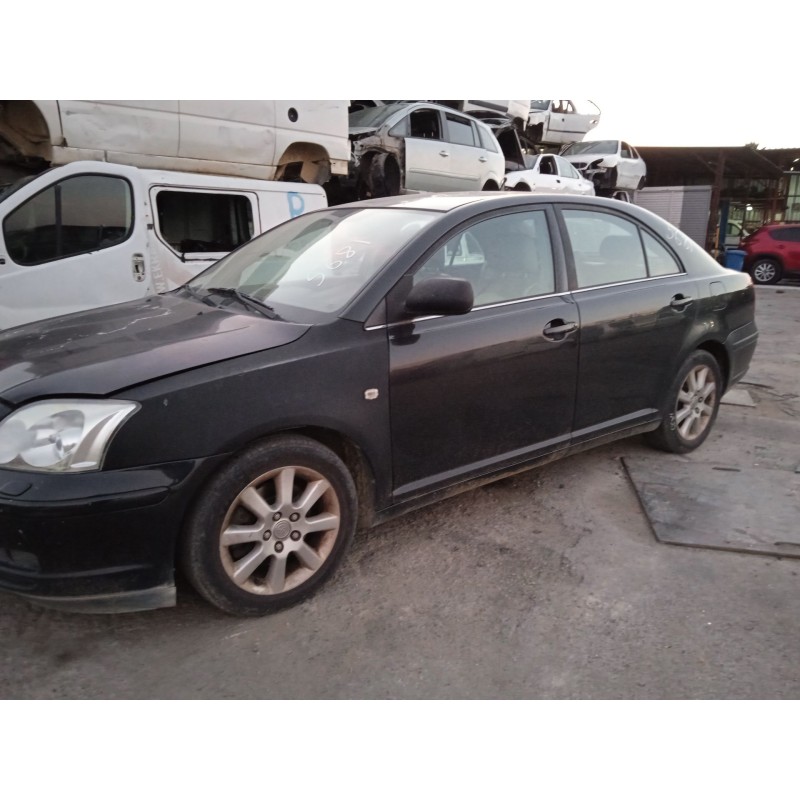 toyota avensis sedán (_t25_) del año 2005