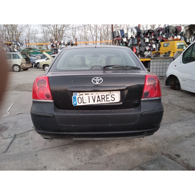 toyota avensis sedán (_t25_) del año 2005