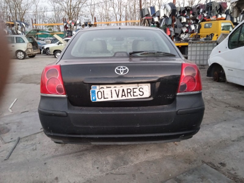 toyota avensis sedán (_t25_) del año 2005