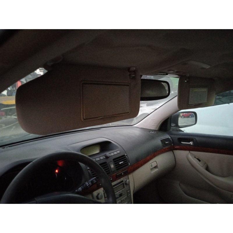 toyota avensis sedán (_t25_) del año 2005