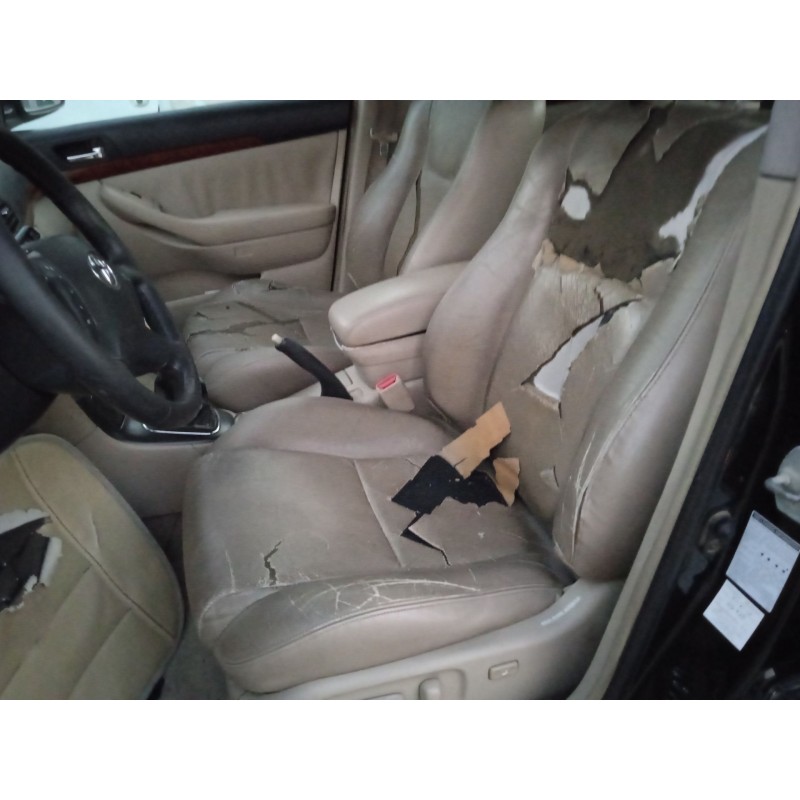 toyota avensis sedán (_t25_) del año 2005