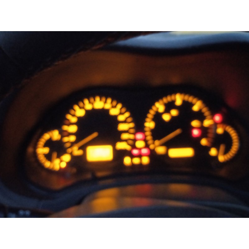 toyota avensis sedán (_t25_) del año 2005