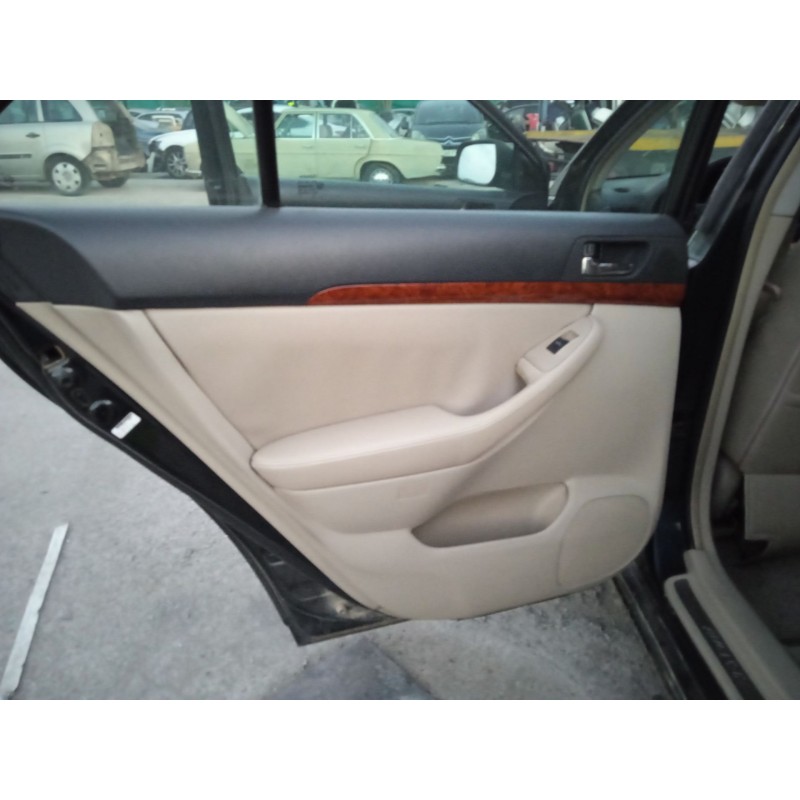 toyota avensis sedán (_t25_) del año 2005