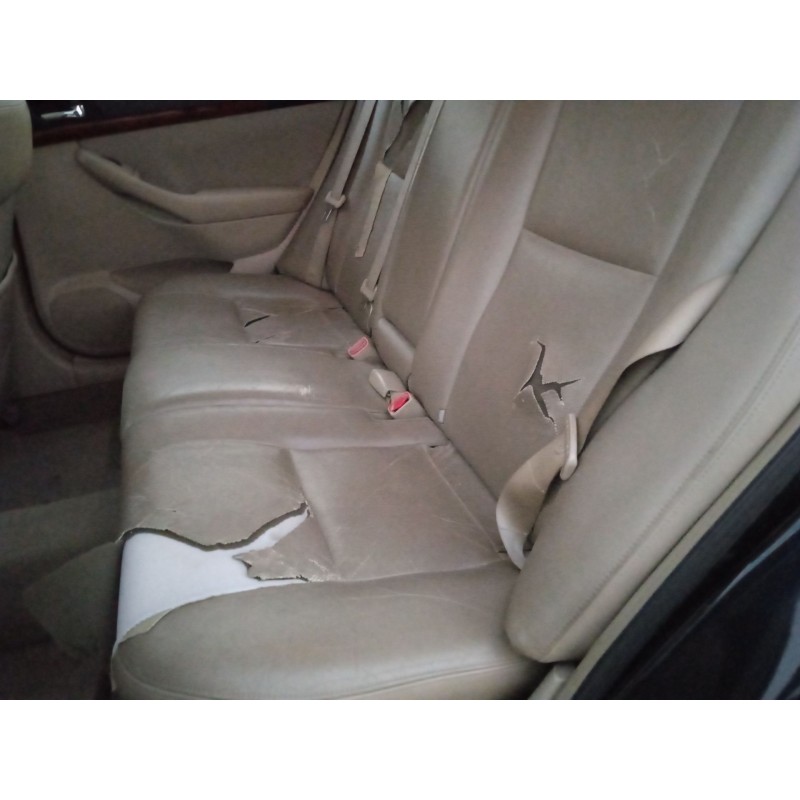 toyota avensis sedán (_t25_) del año 2005