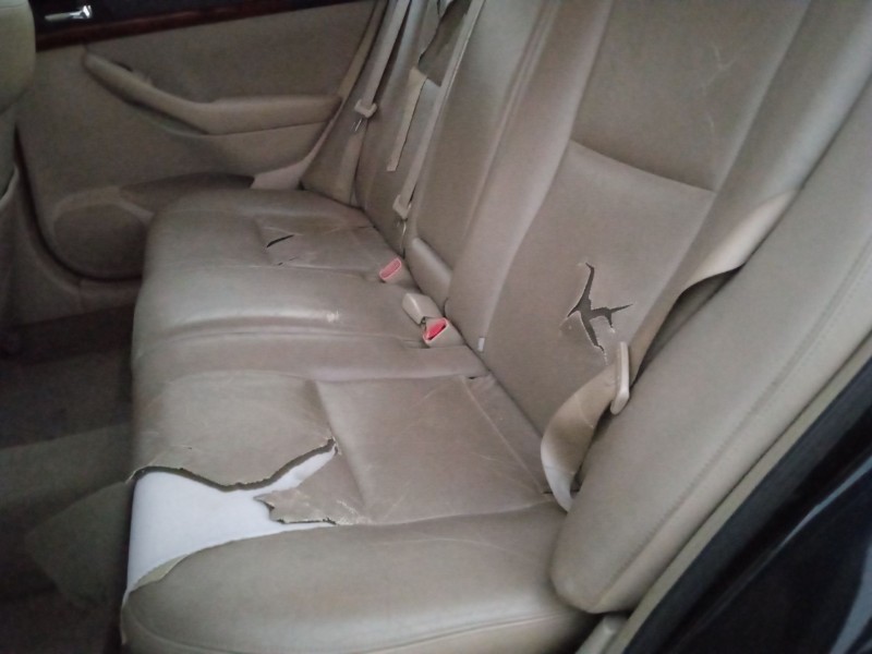 toyota avensis sedán (_t25_) del año 2005