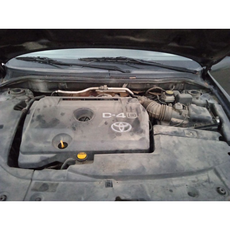 toyota avensis sedán (_t25_) del año 2005