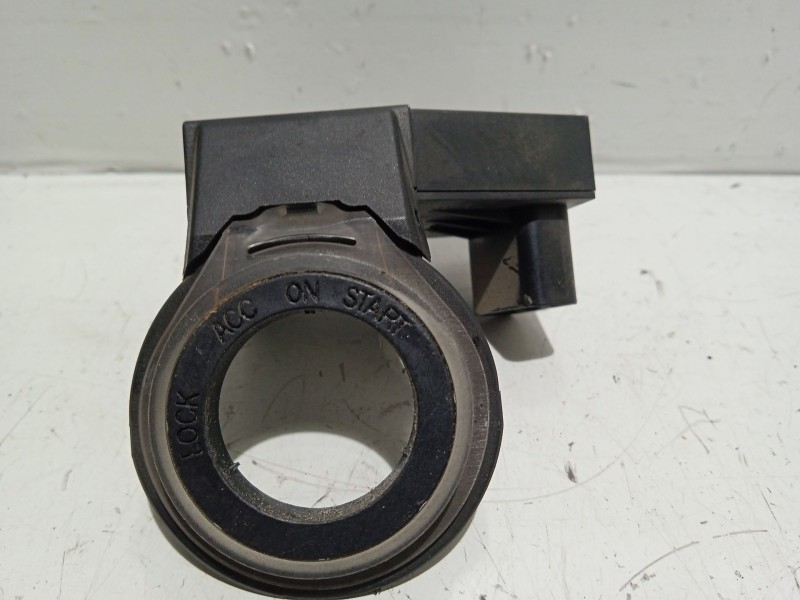 Recambio de antena para toyota avensis sedán (_t25_) 2.2 d-4d (adt251_) referencia OEM IAM   