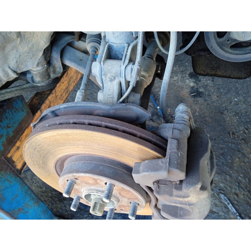 Recambio de mangueta delantera derecha para toyota avensis sedán (_t25_) 2.2 d-4d (adt251_) referencia OEM IAM 4321105060  