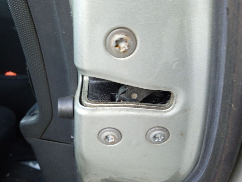 Recambio de cerradura puerta trasera derecha para toyota auris (_e15_) 1.4 d-4d (nde150_) referencia OEM IAM 6905002180  