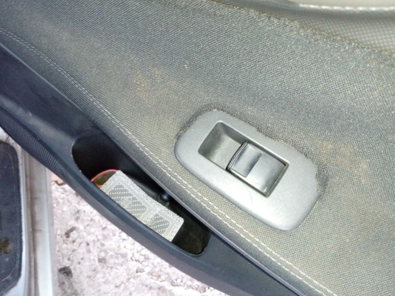 Recambio de mando elevalunas trasero derecho para toyota auris (_e15_) 1.4 d-4d (nde150_) referencia OEM IAM 848100D030  