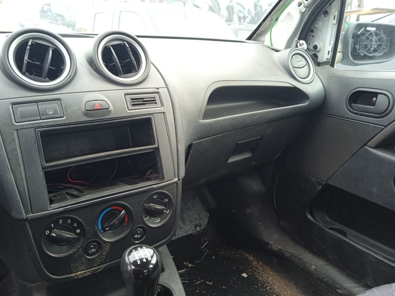 ford fiesta v (jh_, jd_) del año 2001