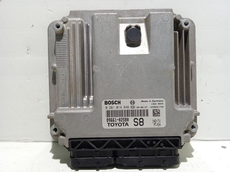 Recambio de centralita motor uce para toyota auris (_e15_) 1.4 d-4d (nde150_) referencia OEM IAM 8966102S80 0281014846 