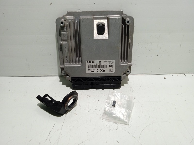 Recambio de centralita motor uce para toyota auris (_e15_) 1.4 d-4d (nde150_) referencia OEM IAM 8966102S80 8978302041 