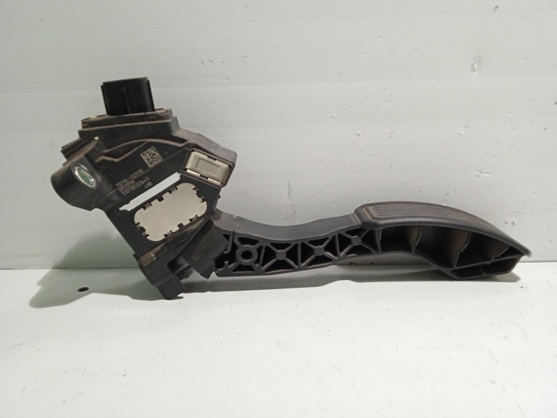 Recambio de pedal acelerador para toyota auris (_e15_) 1.4 d-4d (nde150_) referencia OEM IAM 7811002010  