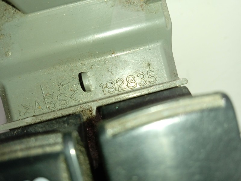 Recambio de mando elevalunas delantero izquierdo para toyota auris (_e15_) 1.4 d-4d (nde150_) referencia OEM IAM 192835  