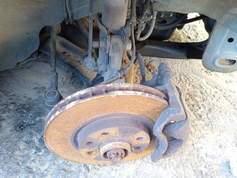 Recambio de mangueta delantera derecha para opel tigra twintop (x04) 1.4 (r97) referencia OEM IAM 13154318  