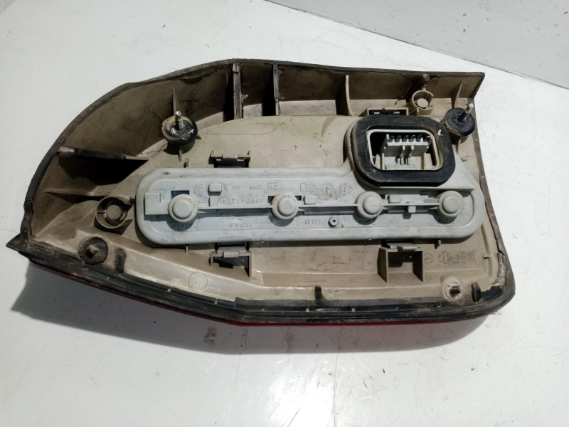 Recambio de piloto trasero derecho para opel zafira a referencia OEM IAM 1222084  