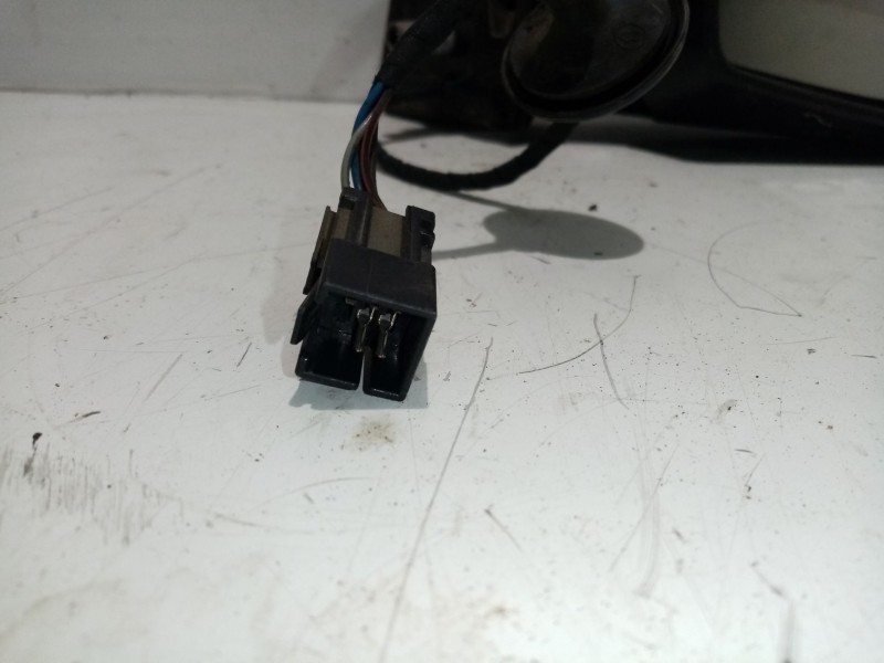 Recambio de retrovisor derecho para opel zafira a referencia OEM IAM 6428136  